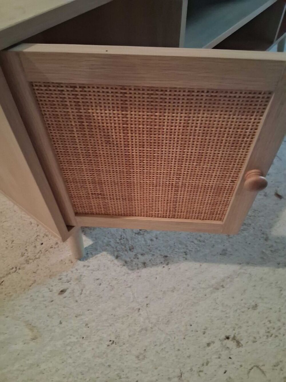 PETIT MEUBLE EN PIN POUR TELE Meubles