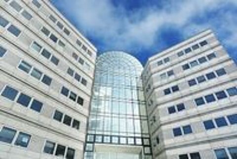   Basculez vers un espace de bureau ouvert prêt à l'emploi pour 15 personnes à Paris Roissy Airport HQ  