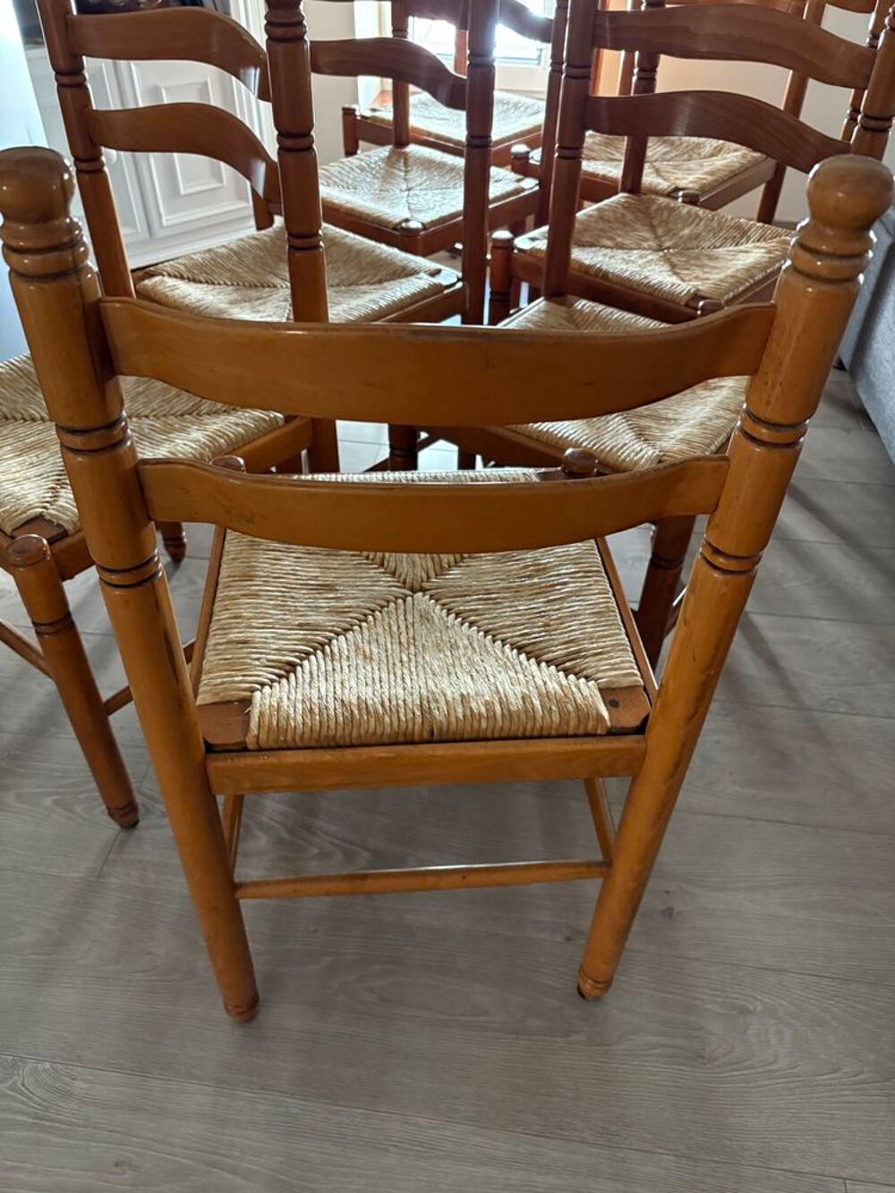 8 chaises paill&eacute;es robuste bonne assise Meubles