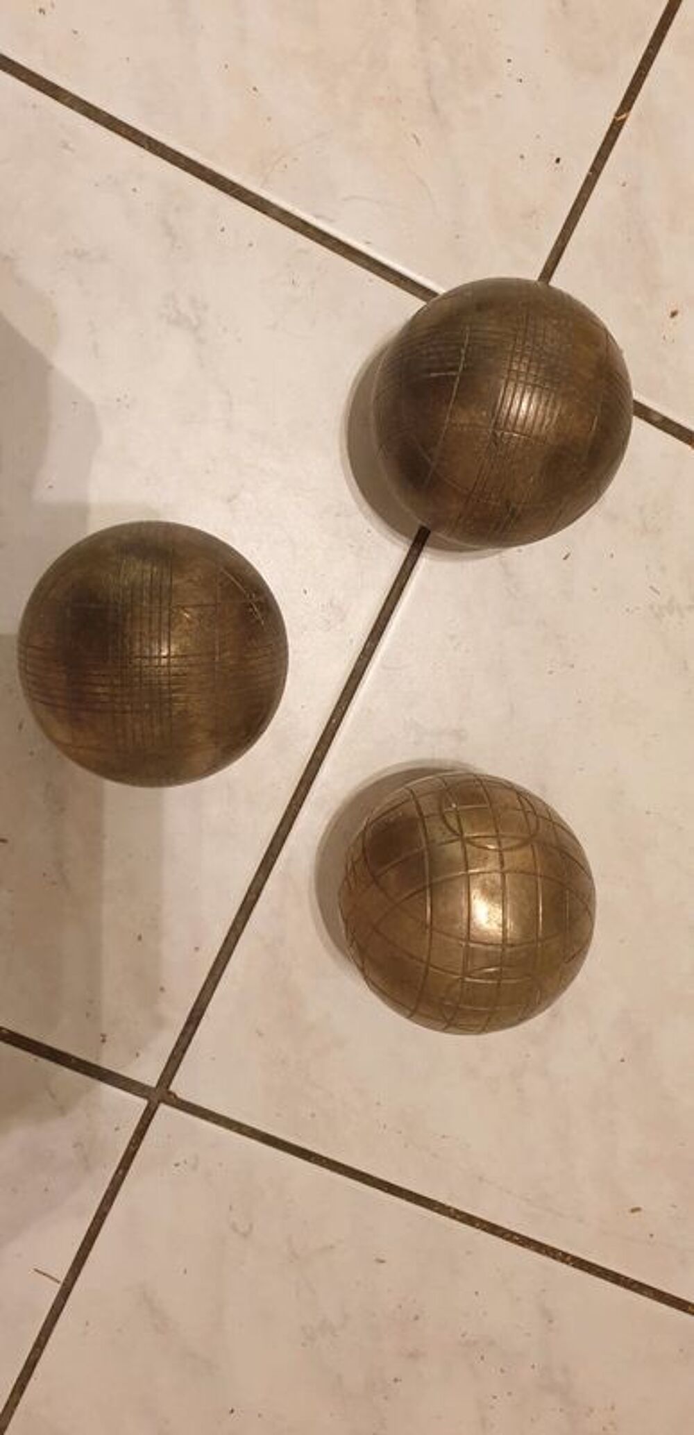11 Boules lyonnaises anciennes avec housse et cochonnets Sports