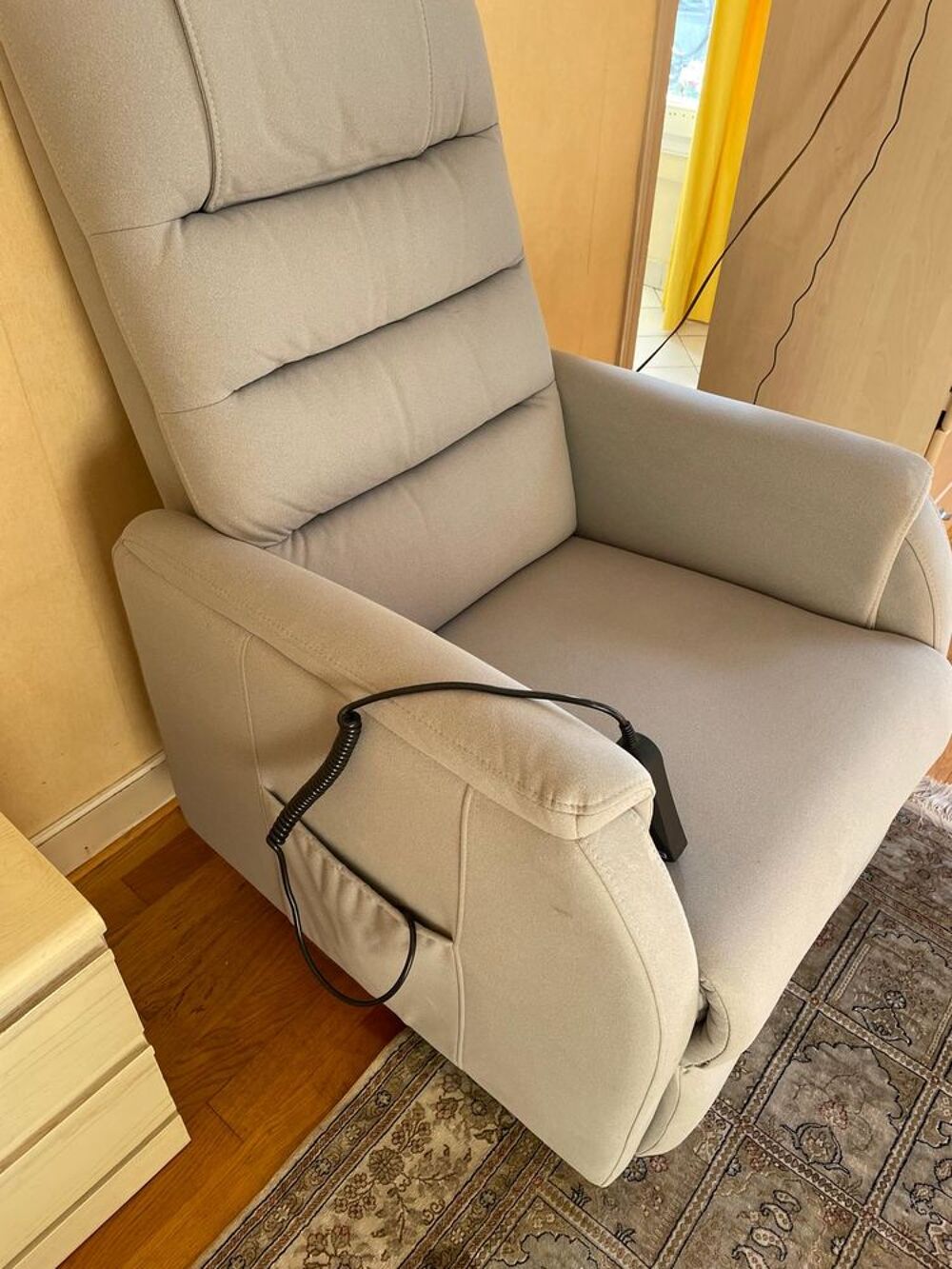 Fauteuil de repos releveur &agrave; 2 moteurs Meubles