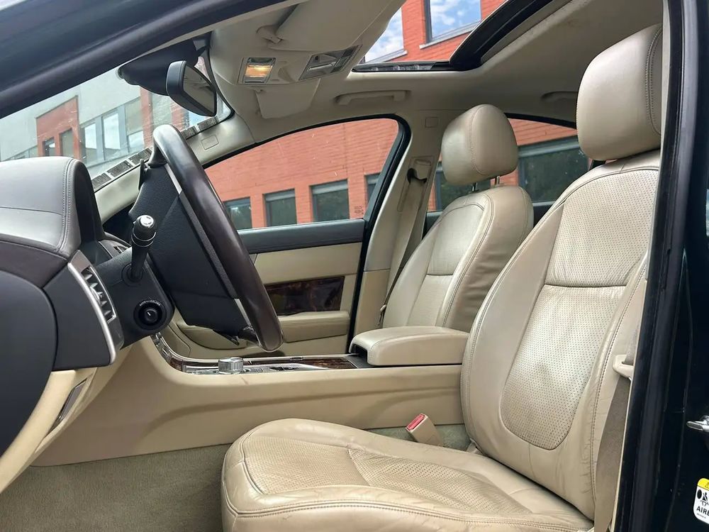 XF 4.2 V8 - 298 Luxe Premium A 2008 occasion Binche
