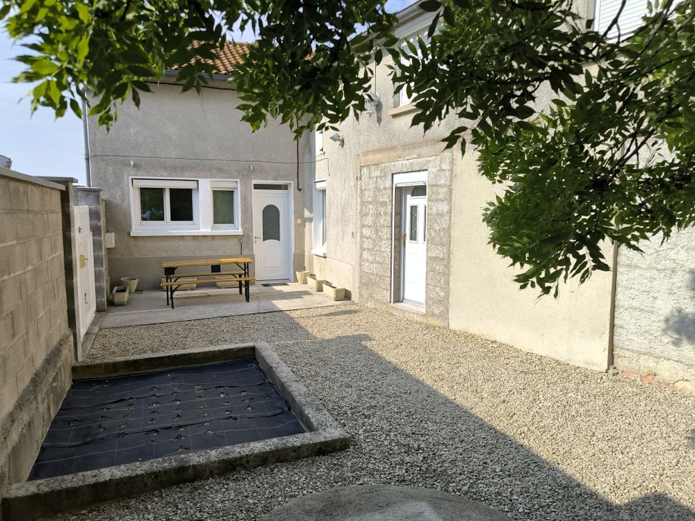 Vente Maison Charmante maison de 148 m² avec 4 chambres et terrain Thibie