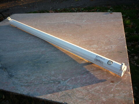 Support n�on /plafonnier/r�glette/Philips 10 Castres (81)