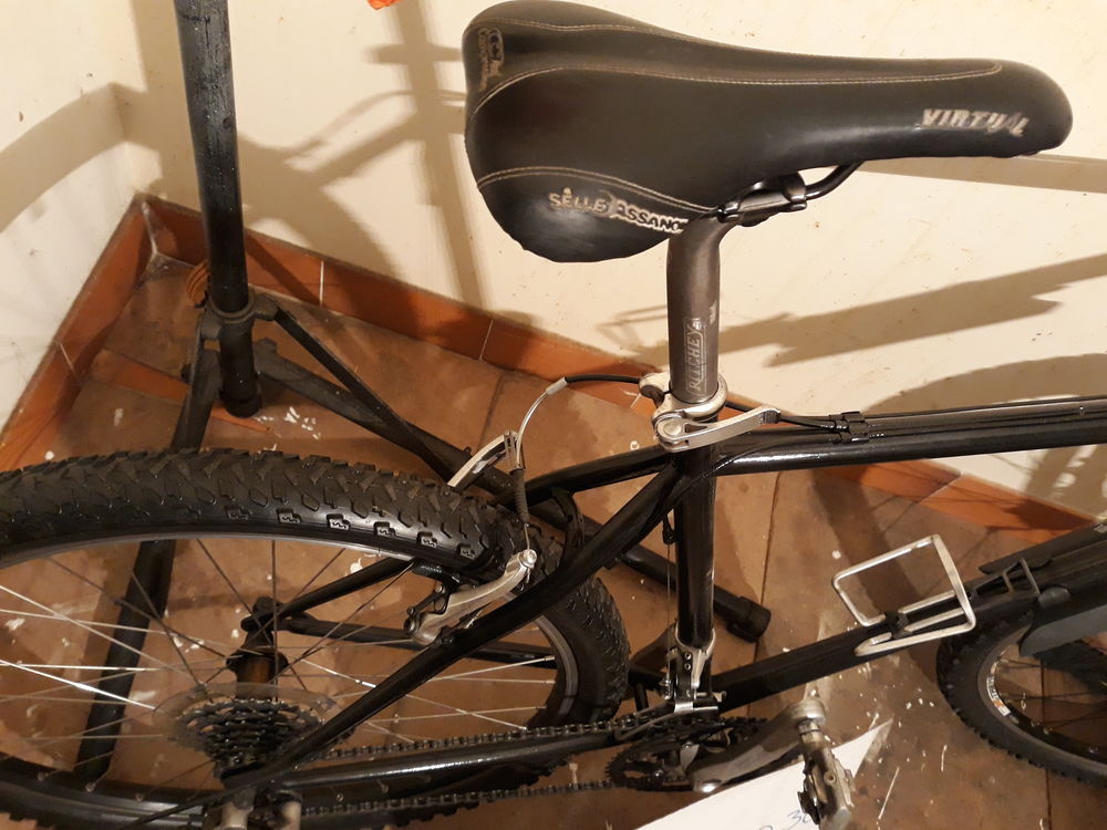 vtt 26" rockrider r&eacute;vis&eacute; taille homme ou L Vélos