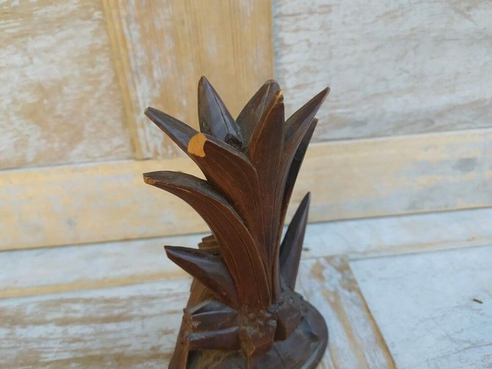 Support Soliflore Bois Sculpt&eacute; Oiseau For&ecirc;t Noire St Claude
Décoration