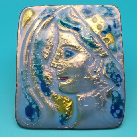 Broche/pendentif portrait femme émaillé iridescent Valbonne (06)