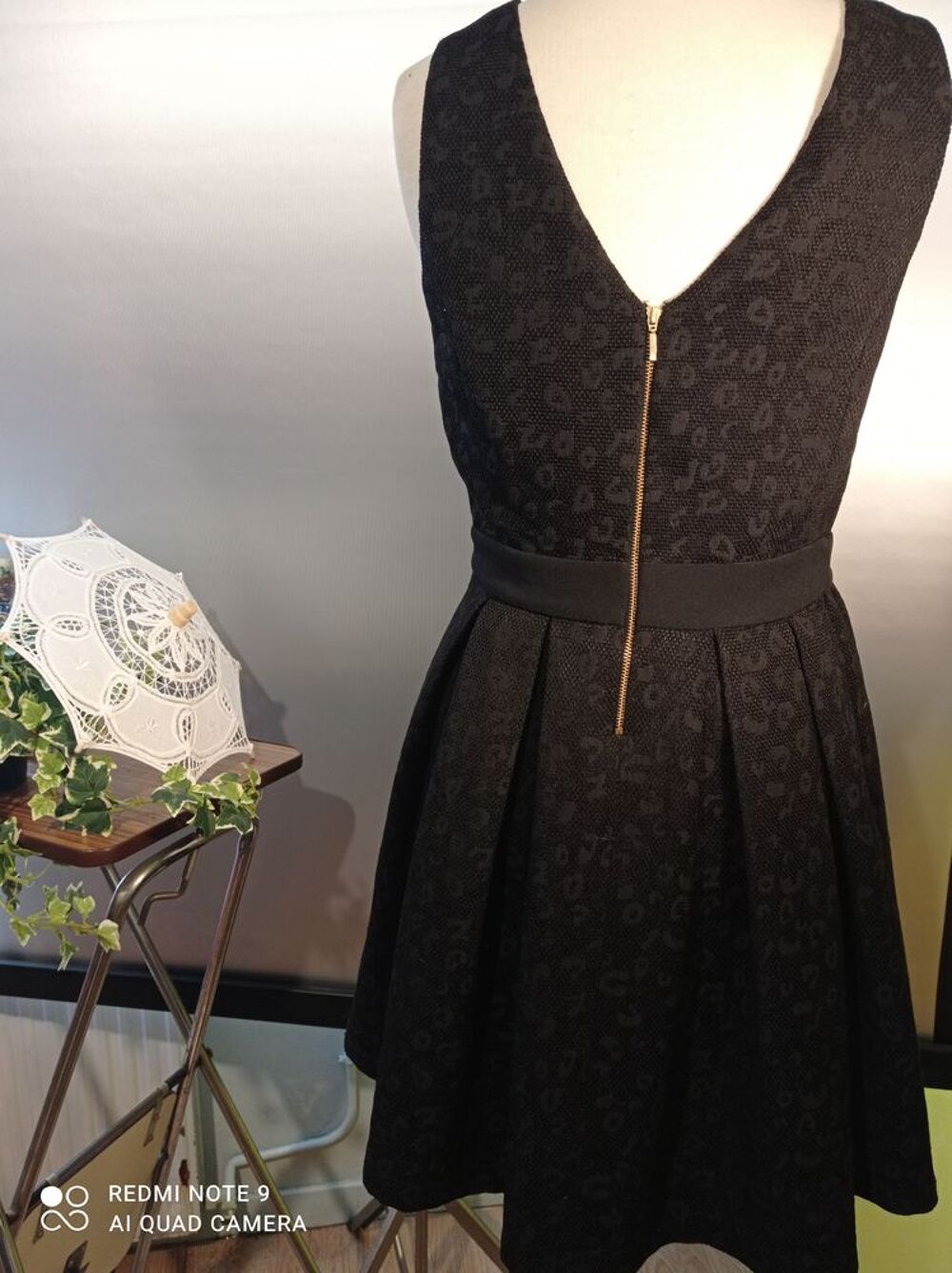 robe noir top coupe chic taille 38 Vêtements