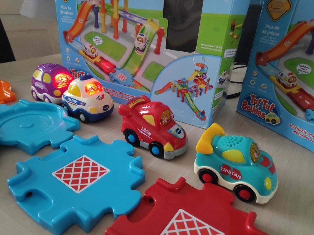 2 circuits TutTut bolides avec voitures Jeux / jouets