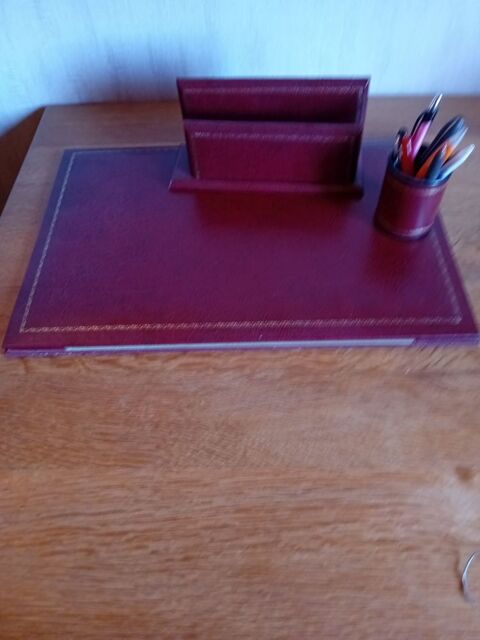 Ensemble de bureau en cuir 15 Crouy (02)