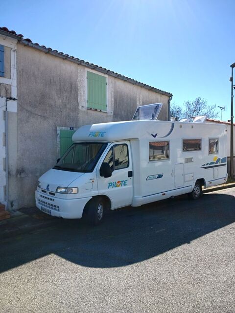 PILOTE Camping car 2002 occasion Soubise 17780