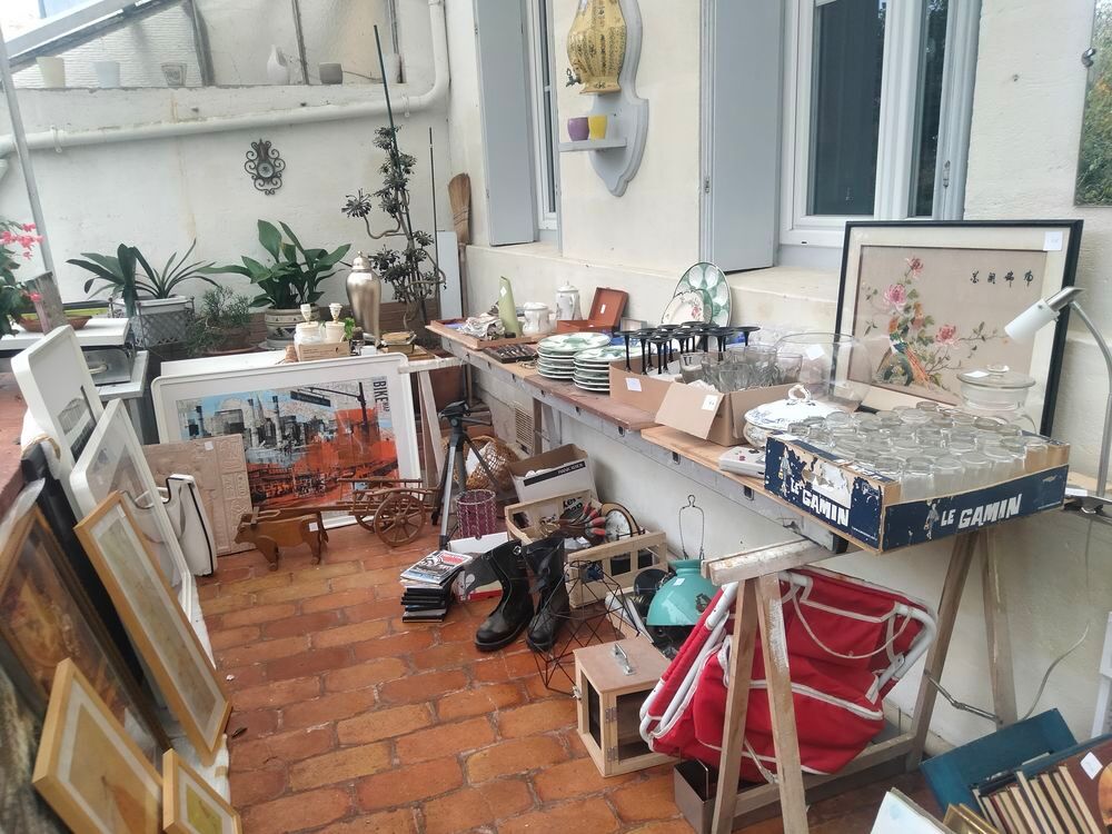 objets divers de d&eacute;coration, livres petits meubles et plus Livres et BD