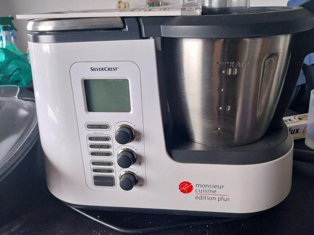 Robot cuisine utilis&eacute; seulement 4 fois. Tr&egrave;s bon &eacute;tat Electroménager