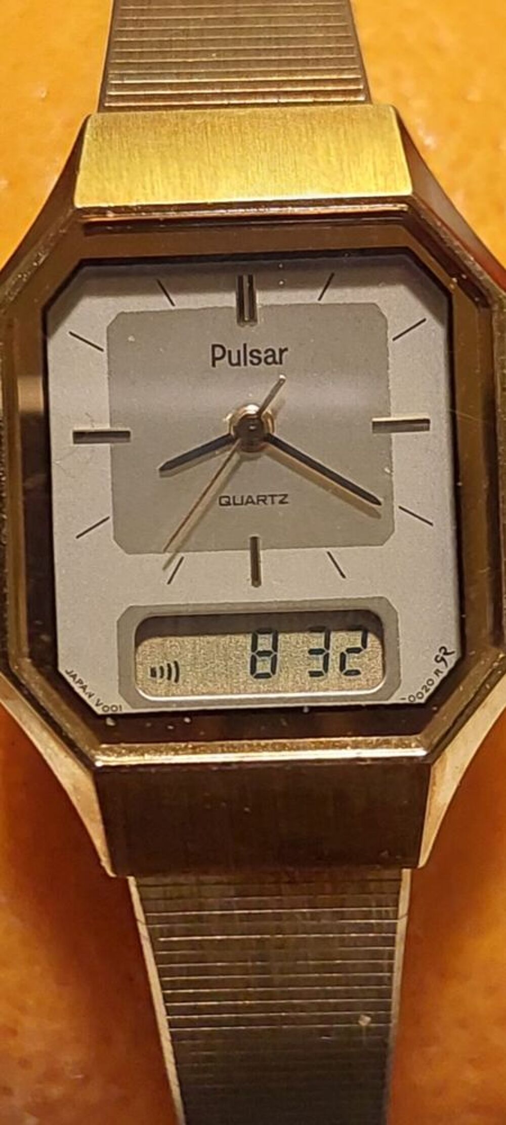 Montre pulsar quartz vintage 2025