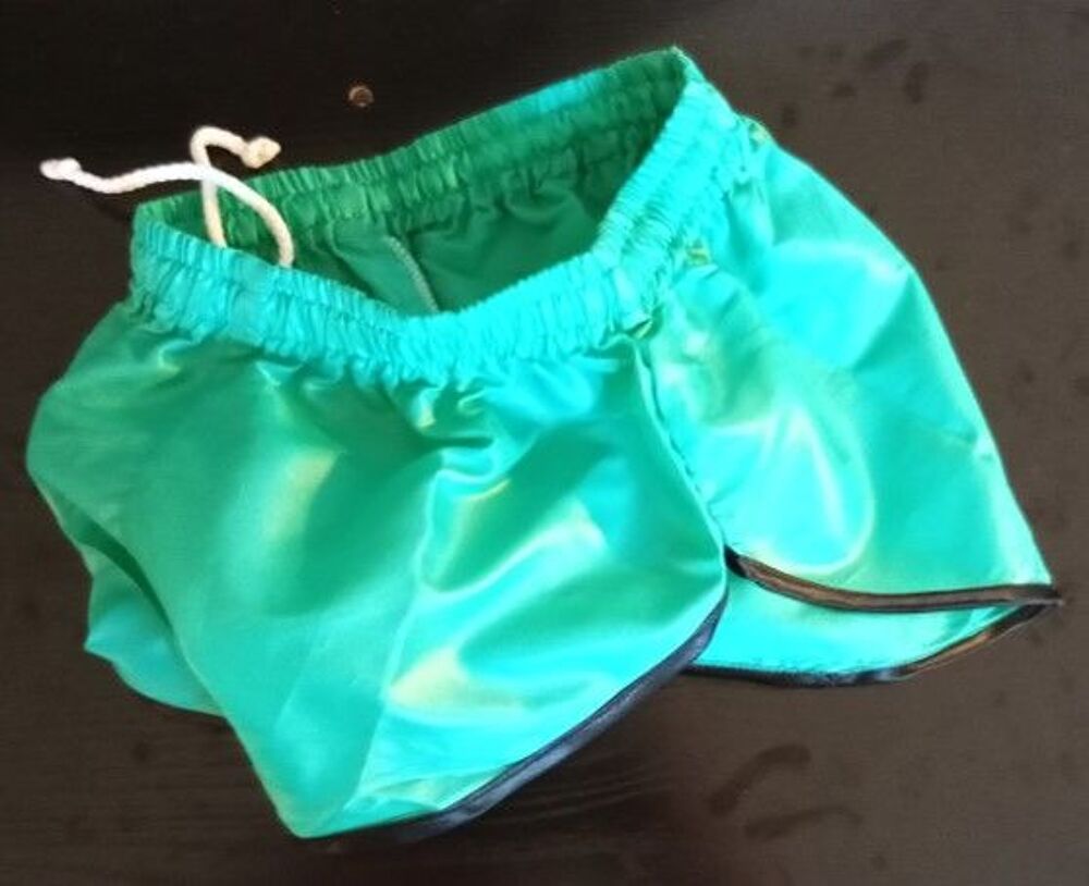 Short Vintage Nylon Polyamide Vert/Noir Taille S 40 Vêtements