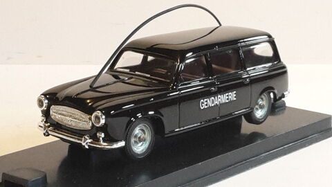 Peugeot 403 break vitré GENDARMERIE 42 Follainville-Dennemont (78)