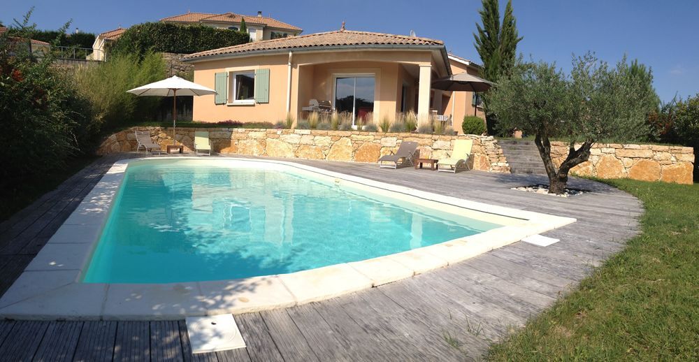 Vente Villa Villa 145 m2 habitables sur 1.200 m2 de terrain avec piscine Irigny