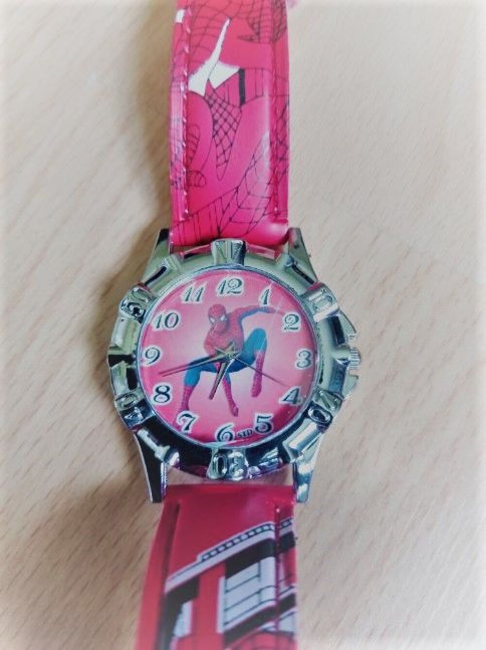 Coffret Montre Spiderman Rouge NEUVE Bijoux et montres