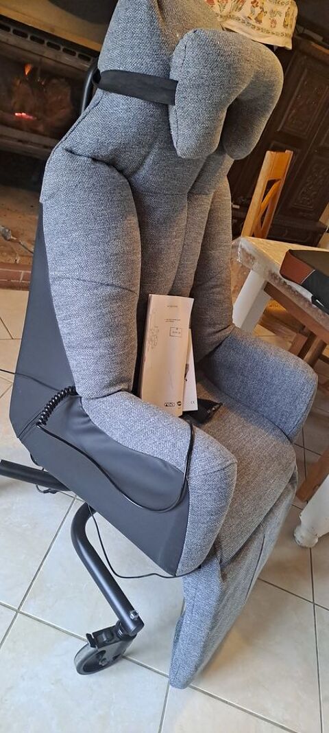 Fauteuil neuf électrique avec télécommande 160 Saint-Etienne-de-Tulmont (82)
