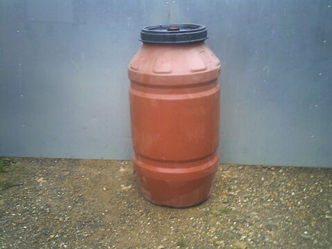 F�T DE 240 LITRES AVEC DIVERS OBJETS OCCASION 60 Magalas (34)