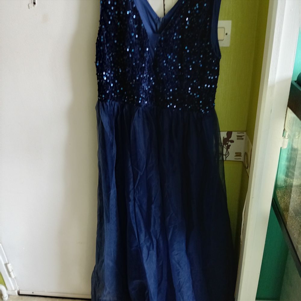 Longue robe femme de soir&eacute;e jamais port&eacute;e Vêtements