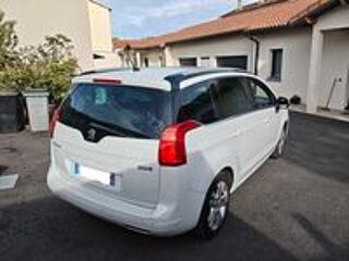 5008 2.0 HDi 150ch FAP BVM6 Allure 7pl 2011 occasion 71000 M&acirc;con