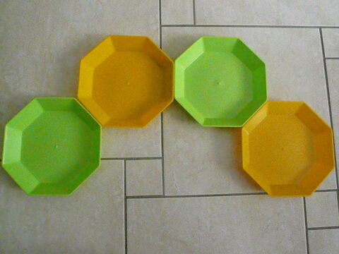 Lot de 4 assiettes octogonales vertes et jaunes 4 Franqueville-Saint-Pierre (76)