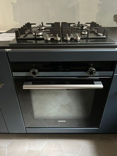 Four SIEMENS HB574ABR3F NOIR TOUT NEUF Paris 17 (75)