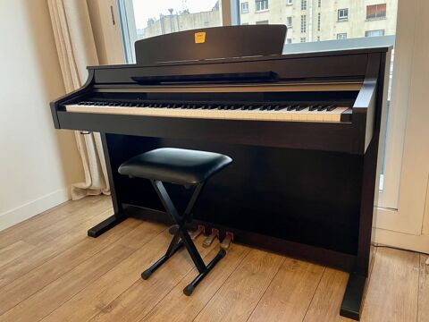 piano électrique droit Yamaha Clavinova CLP 330 575 Clichy (92)