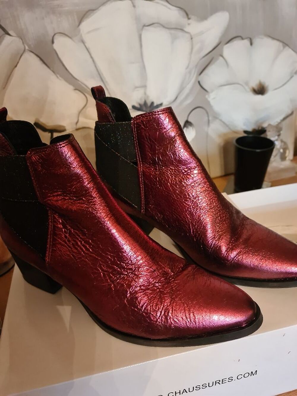 Tr&egrave;s belles bottines cuir Bordeaux. P 39. Chaussures