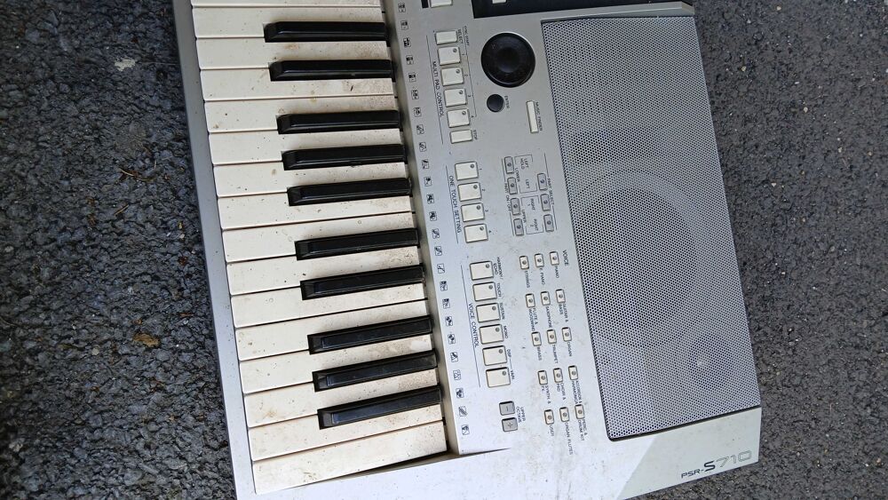 clavier num&eacute;rique yamaha Instruments de musique