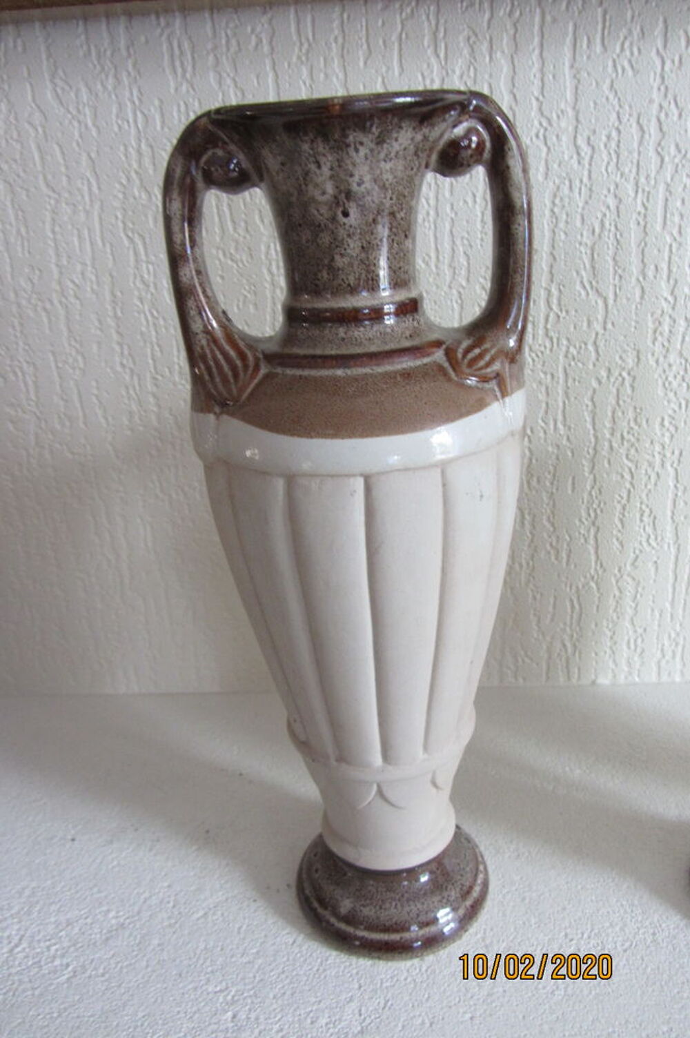 S&Eacute;RIE DE TROIS VASES EN C&Eacute;RAMIQUE Décoration