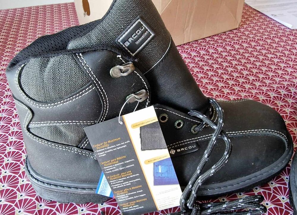 Chaussures de s&eacute;curit&eacute; BACOU Taille 41 Chaussures