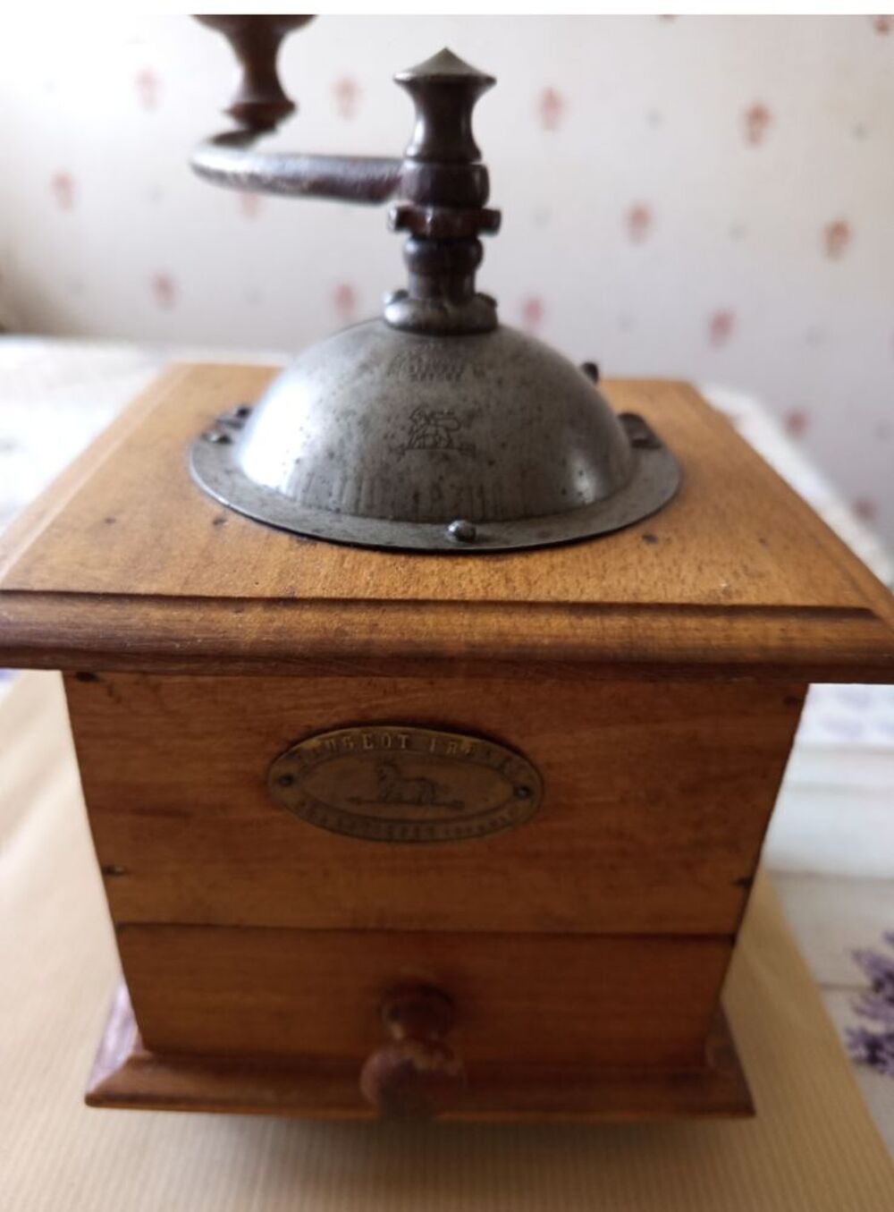 MOULIN A CAFE BOIS VINTAGE "PEUGEOT FRERES "VALENTIGNEY" 