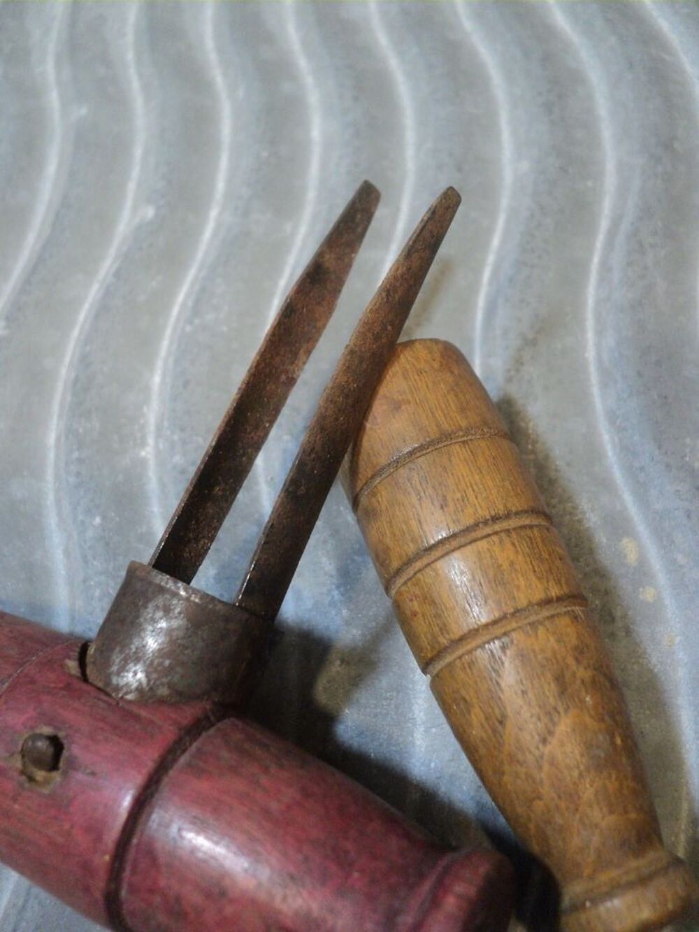 Ancien Tire Bouchon Bi-Lames D&eacute;but XX&egrave;me. 