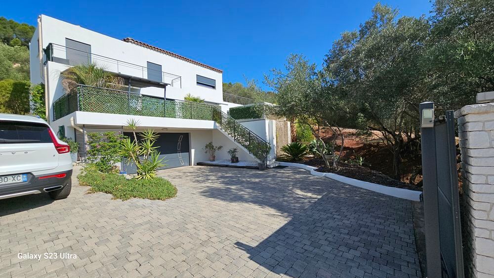 Maison 13 pièces 250 m² · à Le Luc · 250 m² · 774 000 €