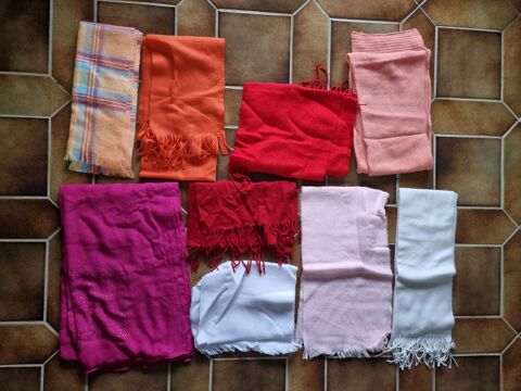Lot de 9 écharpes rose, blanche, rouge et orange 4 Vulbens (74)