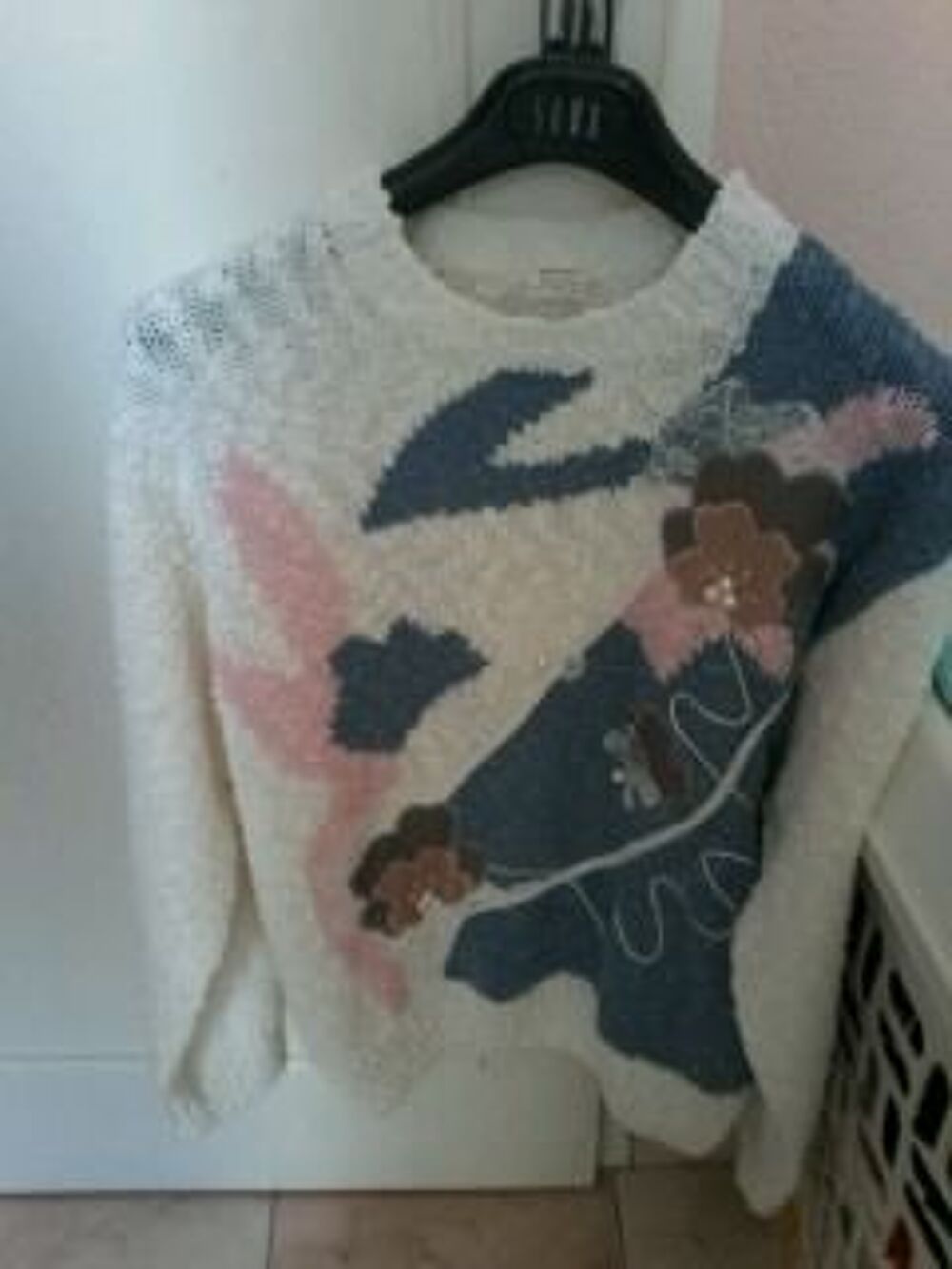 Pull &eacute;t&eacute; quasi neuf forme V taille 42 44 46 Vêtements