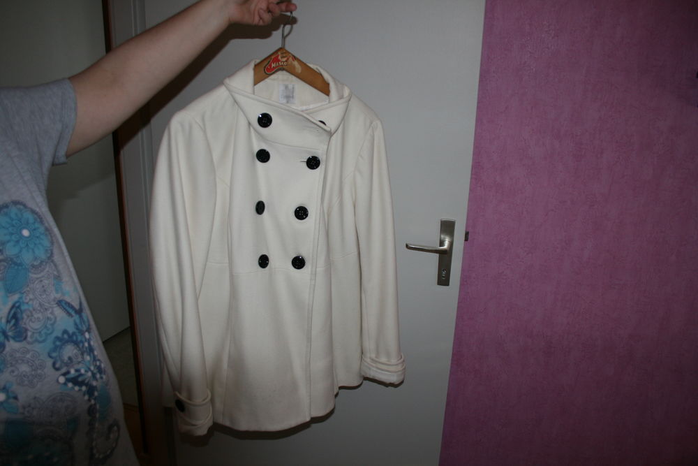 Manteau blanc TAILLE 46 Vtements