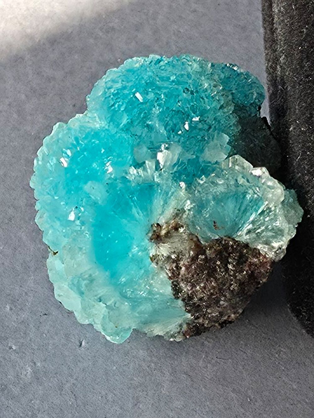 Pierre Naturelle H&eacute;mimorphite Turquoise Cristallis&eacute;e 2,5 cm 