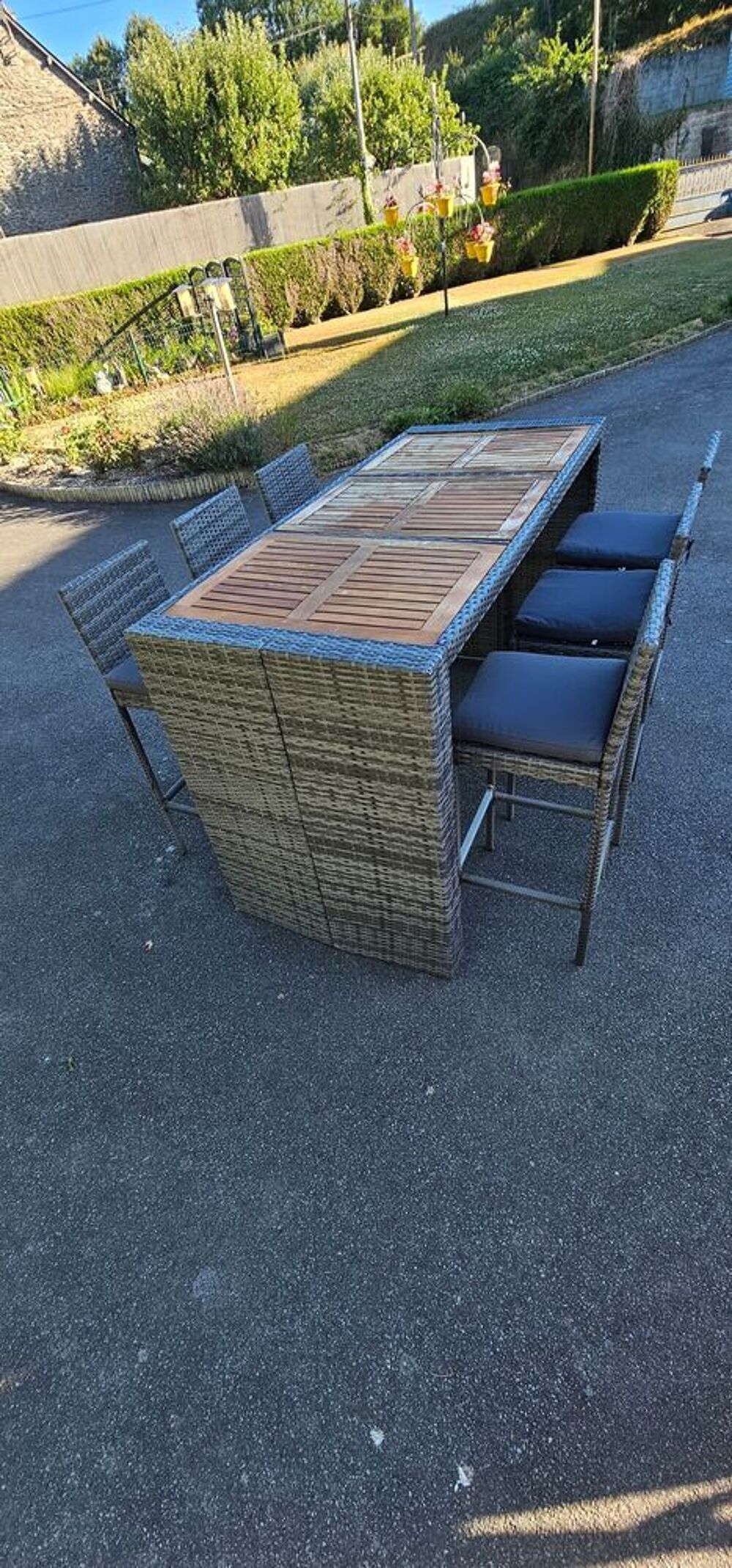 table de jardin avec chaises Jardin