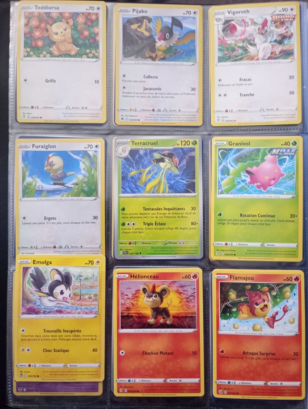 album de 180 cartes Pok&eacute;mon Jeux / jouets