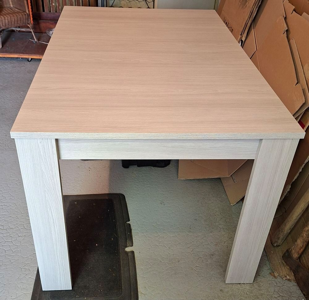Table de cuisine ou de salle &agrave; manger Meubles