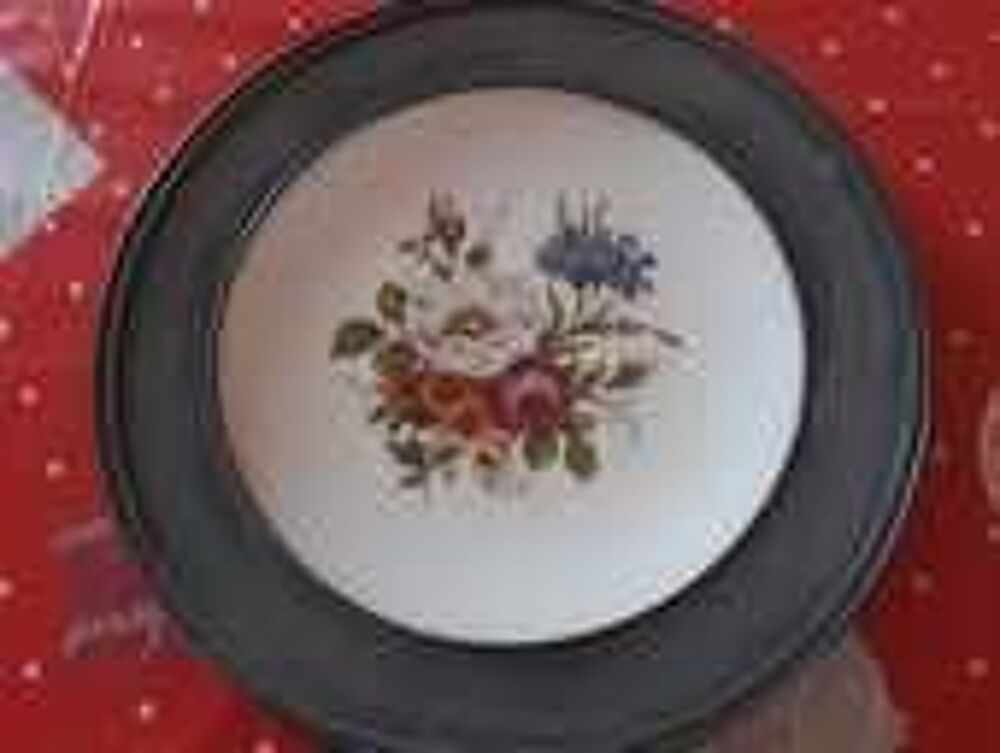 Assiette d&eacute;corative 
Décoration