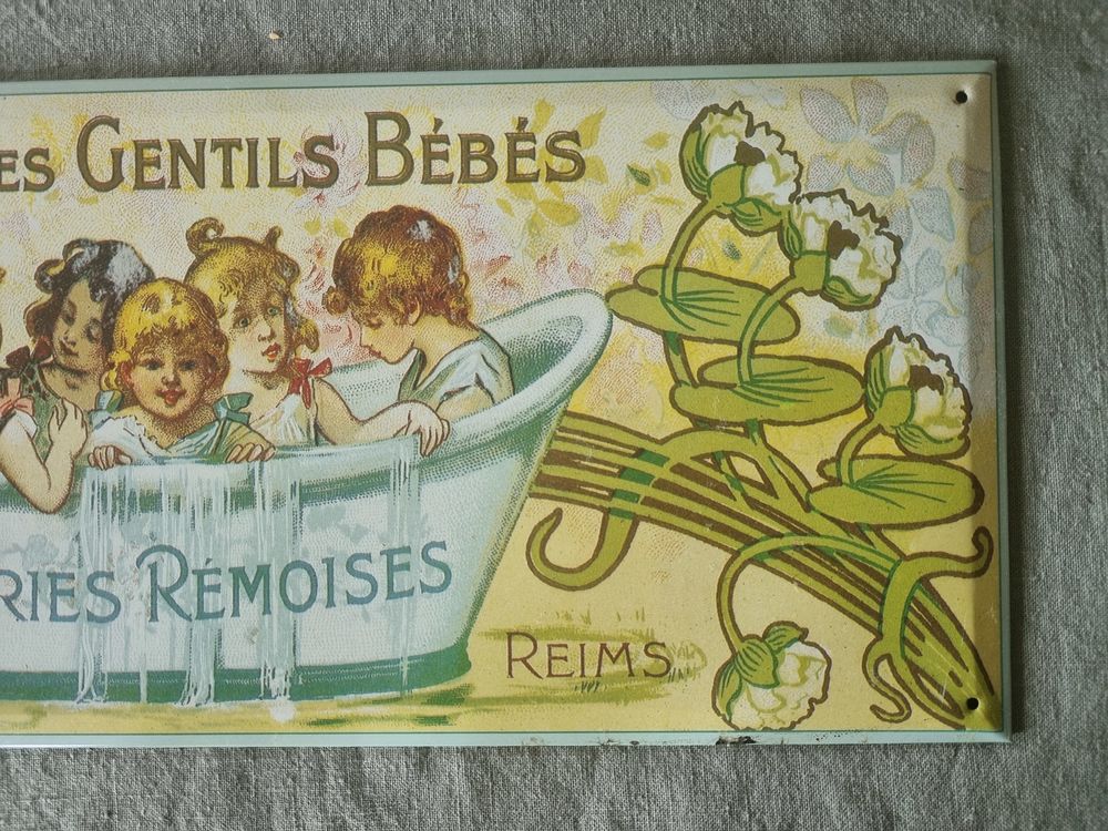 D&eacute;cor de salle de bain r&eacute;tro, en m&eacute;tal Décoration