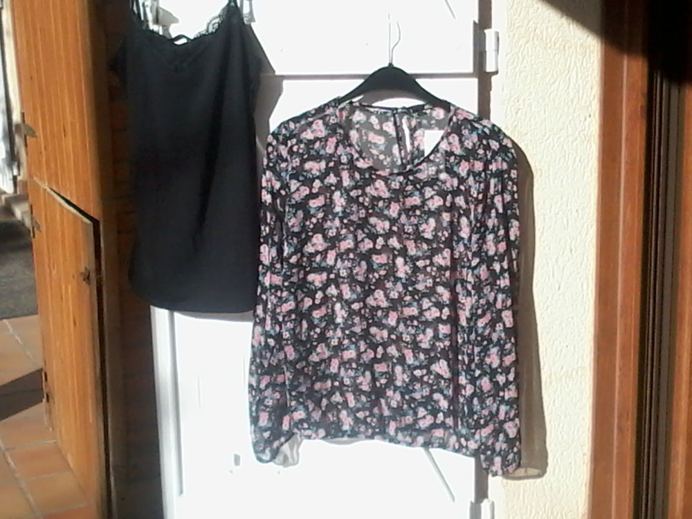 ensemble 3 pi&egrave;ces pantalon et 2 haut
Vêtements