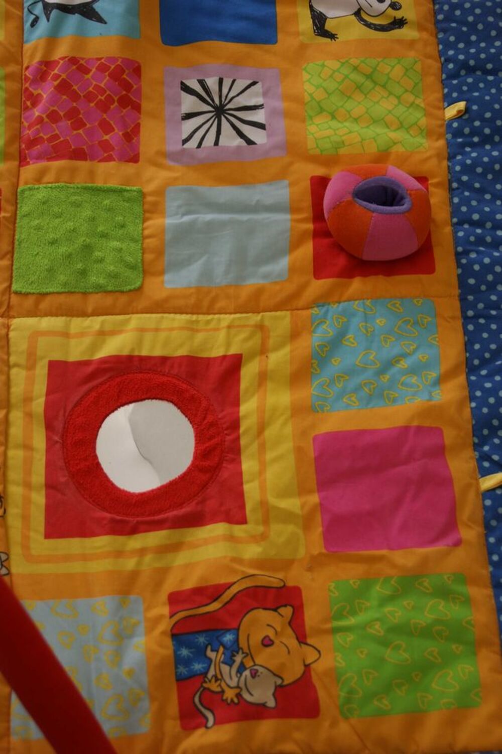 Tapis d'&eacute;veil avec arceaux Pu�riculture