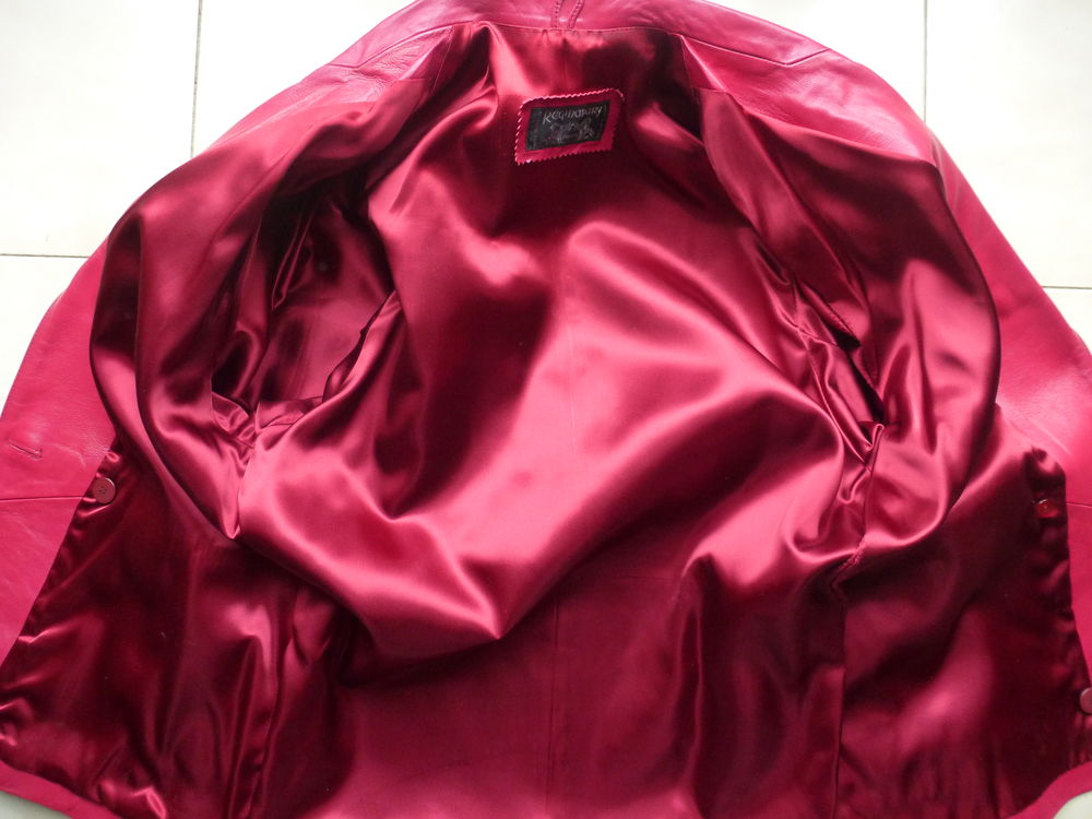 Ensemble veste et jupe en cuir (agneau) TBE Vêtements