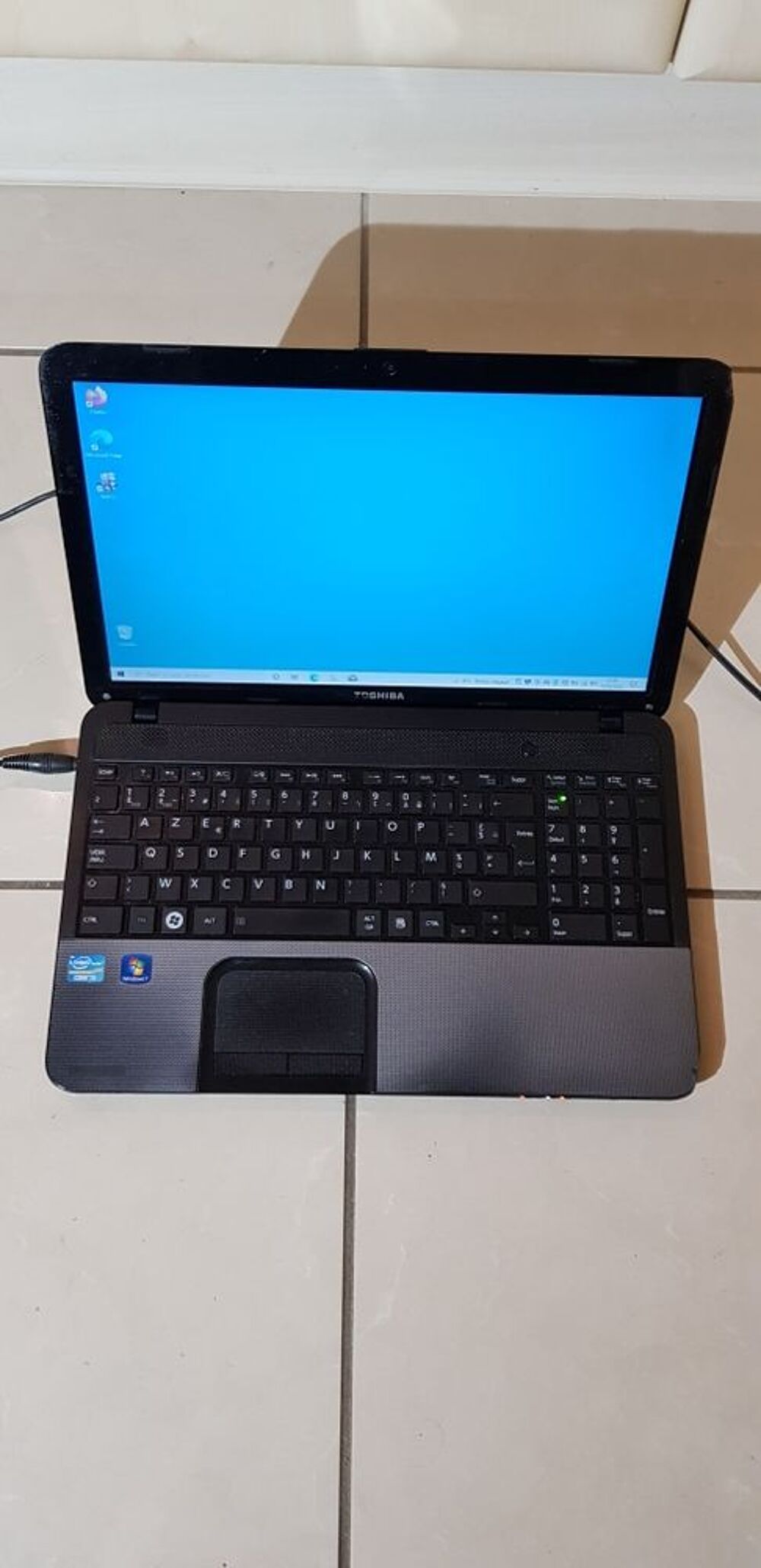 PC portable TOSHIBA C855, 15.6", Core i3, SSD 120Go, Win,10 Matériel informatique