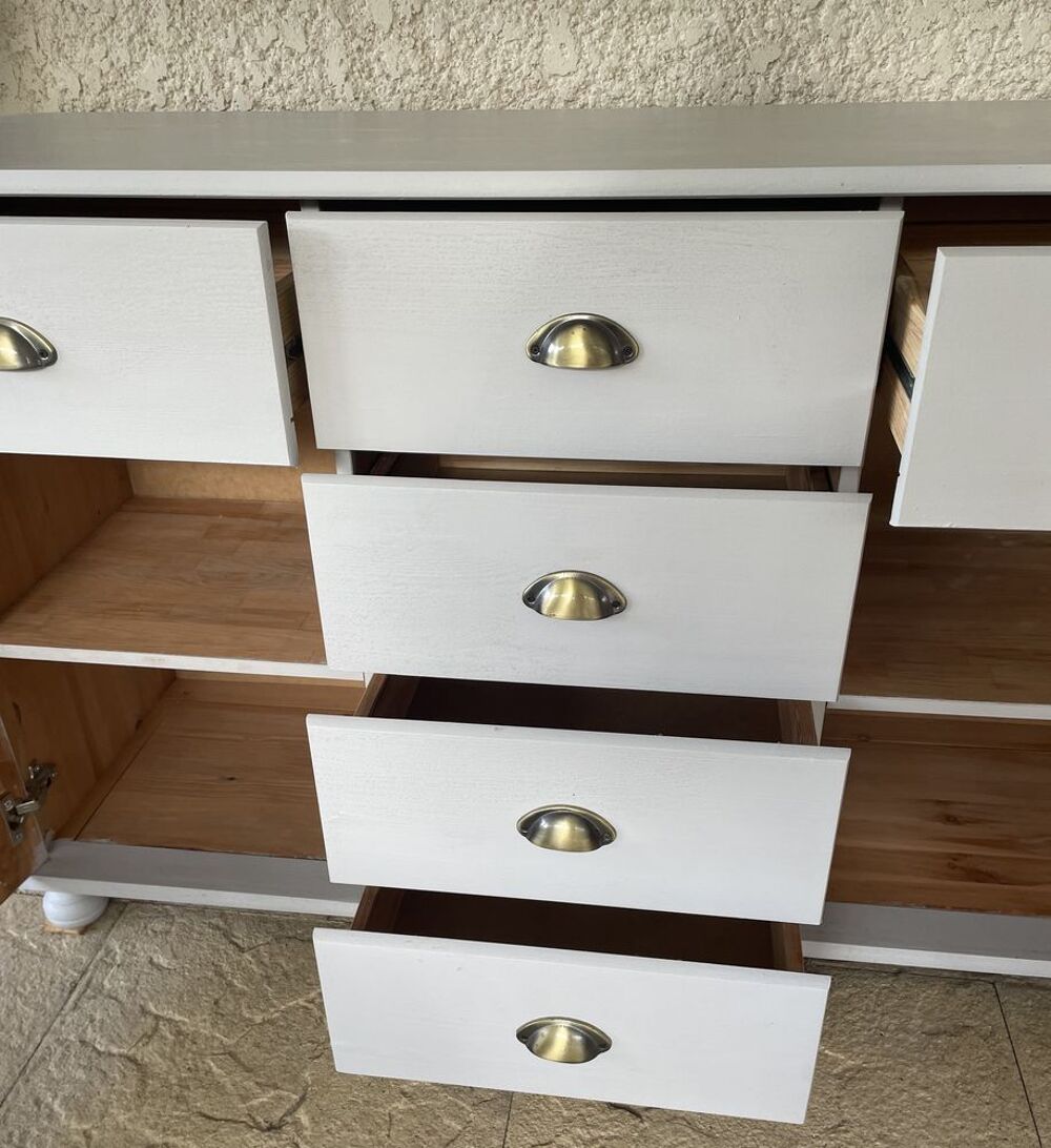 Meuble multi tiroirs et portes repeint en gris perle Meubles